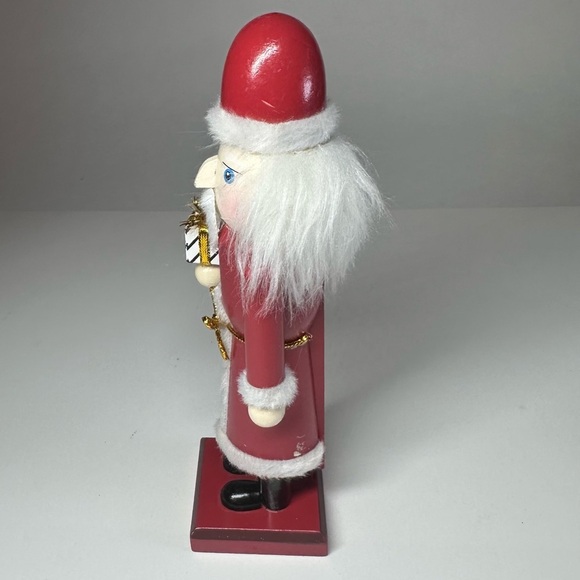 Nutcracker Wooden Santa Claus St Nick Hand Painted Vintage 8” Collectable Gift - Picture 5 of 9